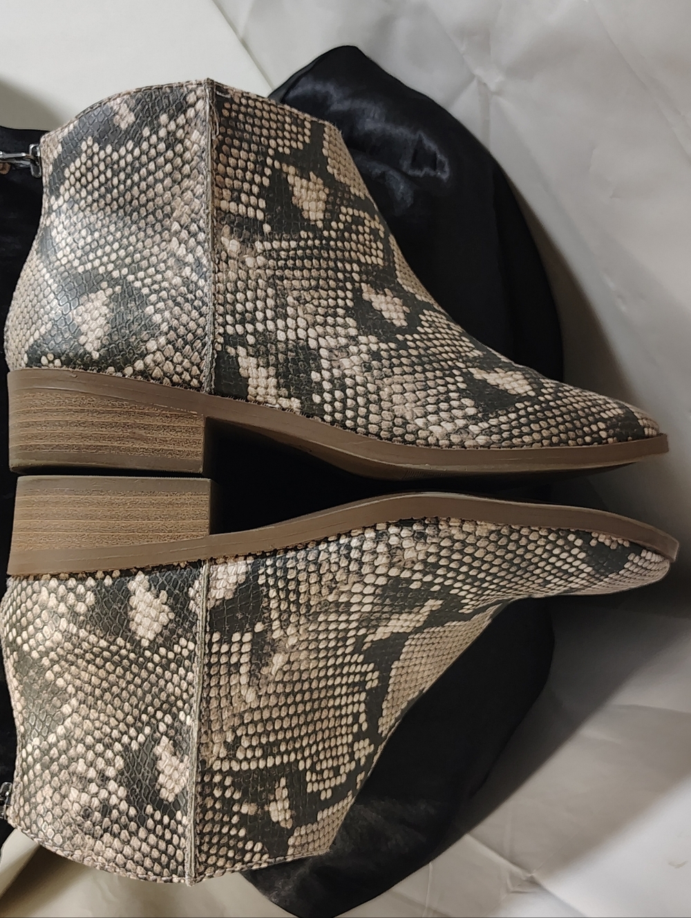 University Thread Boots - Picture 5 of 7